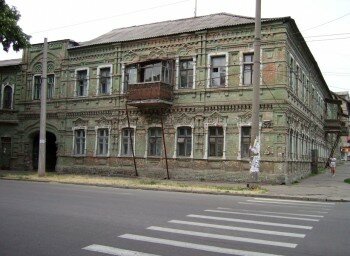 Старый дом по улице Дзержинского.