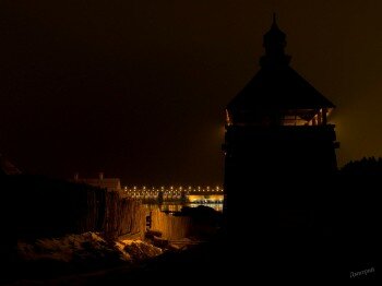 Вот как выглядит Запорожская Сечь ночью с видом на ДнепроГЭС.