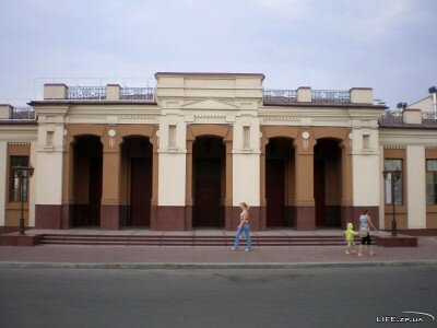 Построен на деньги городской общины в советские времена он был разрушен, но был восстановлен 2 года назад.