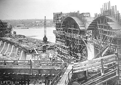 1929 год. Строящаяся плотина Днепрогэса.
