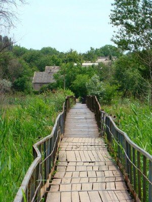 Мост через отстойник - бассейн реки Капустянка