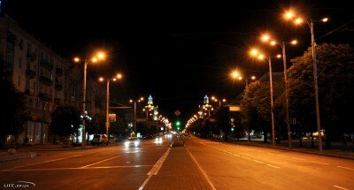 Ночной проспект Ленина в районе горисполкома