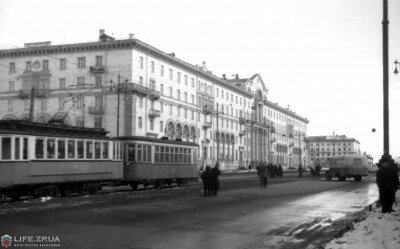 Проспект Ленина в районе улицы Сталеваров в январе 1956 года