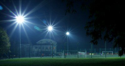 Футбольное поле Металлург ночью