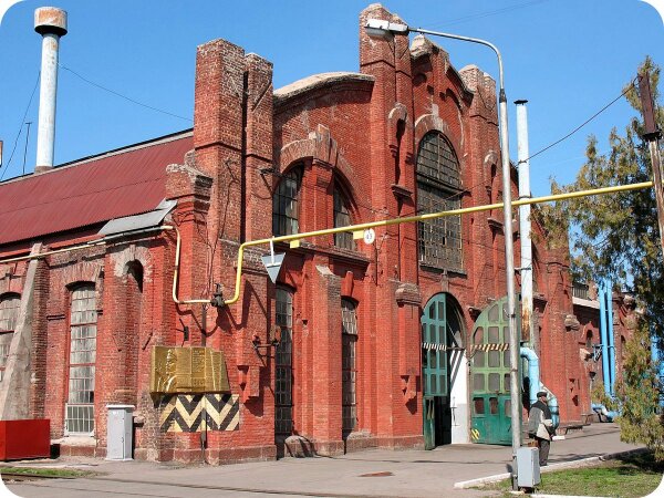 Одно из зданий Екатерининских железнодорожных мастерских. Постройка 1902-1905 годов. Ныне входит в комплекс Запорожского электровозоремонтного завода.