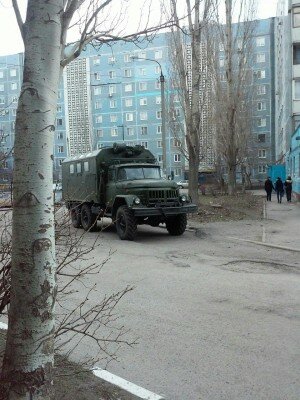 Улица Рубана. Два военных автомобиля. Один без номеров (ЗИЛ).