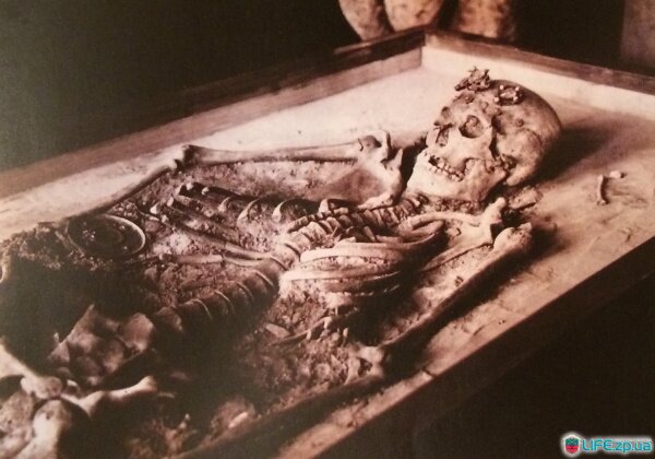 Захоронение (скелет), обнаруженное на Хортице