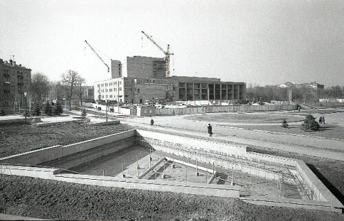 ДК «Днепроспецсталь» только строится (70-е годы)