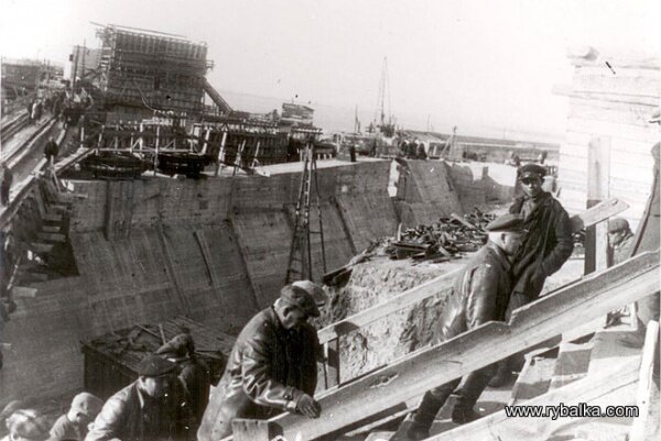 Начальство на строительстве плотины ДнепроГЭС