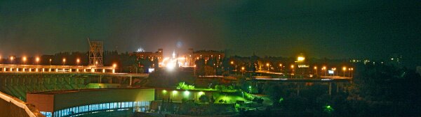 Вид на ночную эстакаду плотины ДнепроГЭС