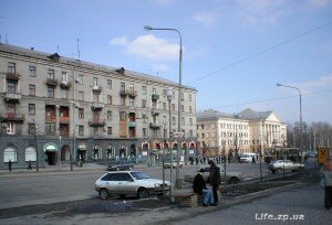 Проспект Ленина около мэрии.