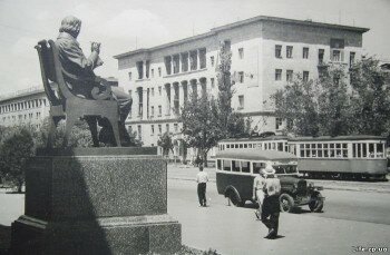 Памятник Михаилу Ивановичу Глинка. Ретро фото.