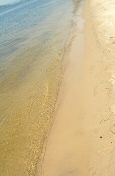 Один из чистых пляжей Хортицы