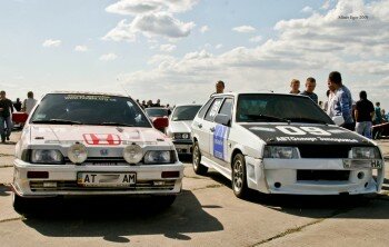 Слева - Сепп Михаил, Запорожье, Honda Civic. Справа - ВАЗ-2109.
