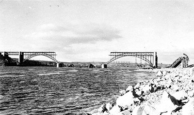 Разрушенный мост Стрелецкого.