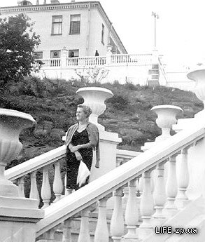 1960 год. На берегу Старого Днепра. Перил и лестницы, увы, уже нет.