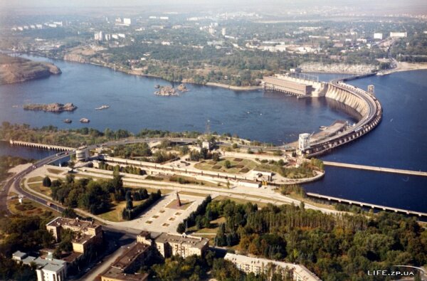 Площадь Ленина и ДнепроГЭС с высоты