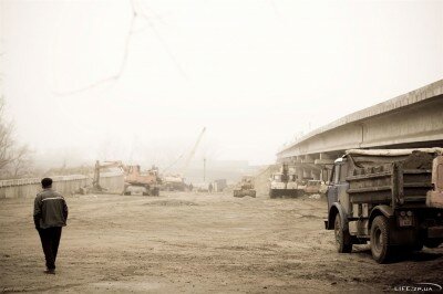 Возведение новых мостов в Запорожье продолжается