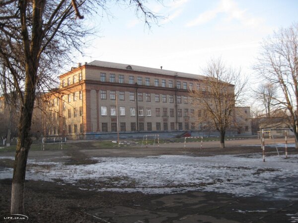 Школа №58 по улице Поточная 7