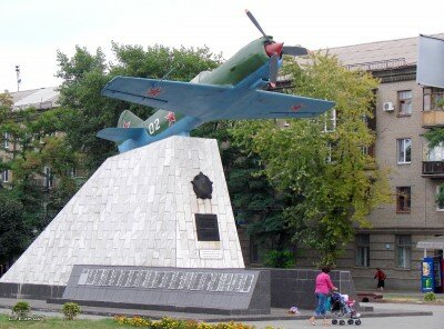 Памятник лётчикам-освободителям города, 2010 год