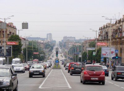 Транспортный поток на проспекте Ленина