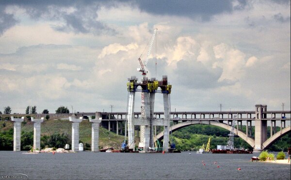 Строительство нового моста в Запорожье