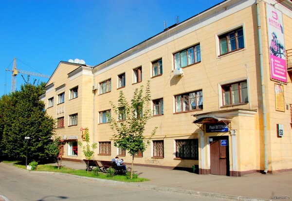 Здание №21, по улице 40лет Советской Украины, в котором теперь разместили "Совет ветеранов Запорожстали".