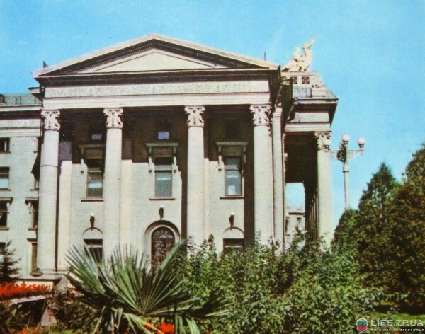 Здание театра имени Щорса в 1964 году (60-е годы)
