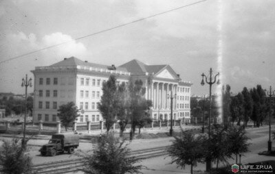 Здание горисполкома в 1956 году
