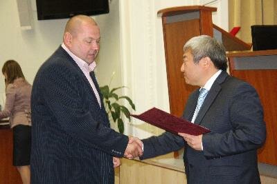 Александр Син получил медаль "за освобождение Запорожья"