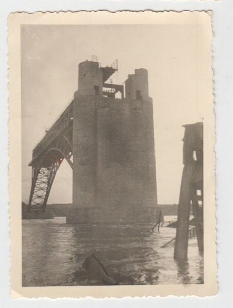 Взорванный в годы войны мост Стрелецкого, 1941 год