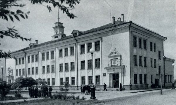 Средняя школа №59 в 1952-1954 года. Поселок трансформаторщиков (ЗТЗ).