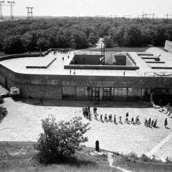 Здание музея истории г. Запорожья на острове Хортица, 27 июня 1976 год.