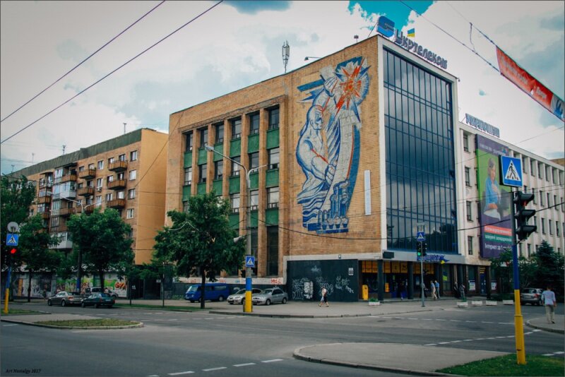 Здание "Главпочтамта" на центральной площади города